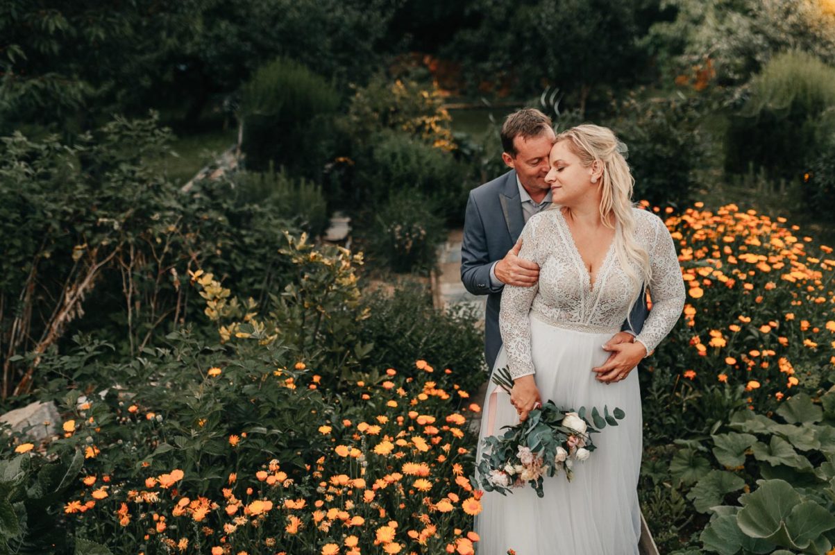 svatební focení na zahradě