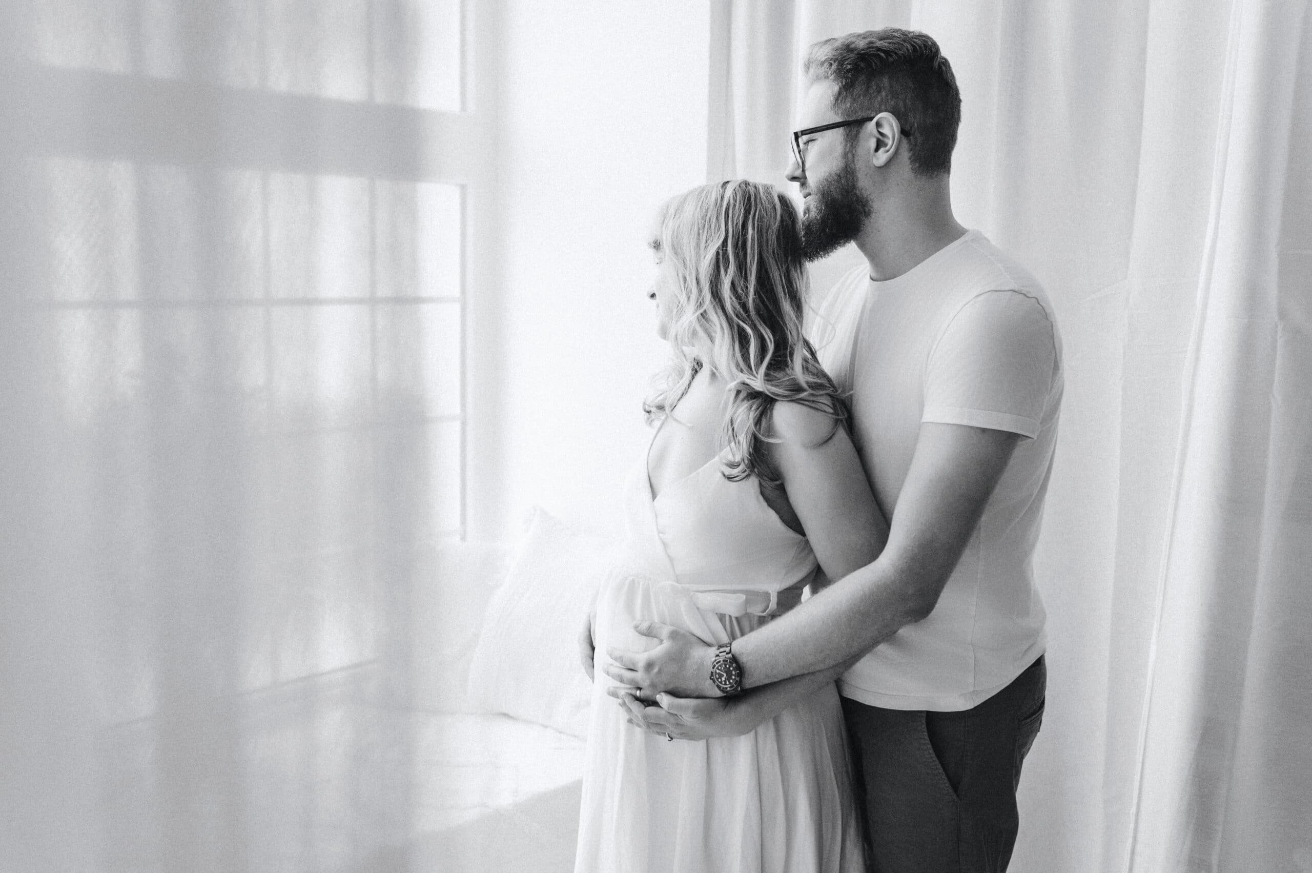 Těhotenské focení Praha – přirozené fotografie